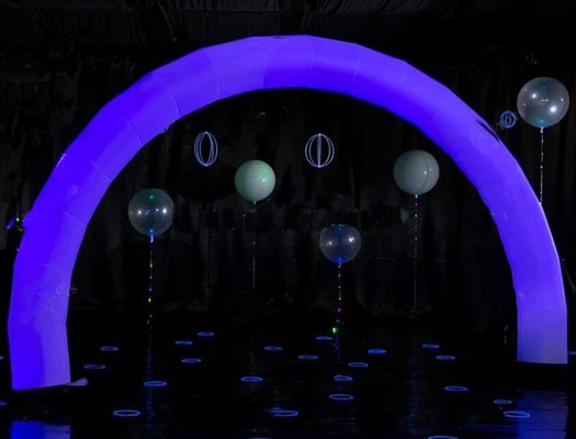 イベント広告用のRGBLEDライト付きの充電式白色アウトドアアーチ 充電式ライト レインボーLEDアーチ