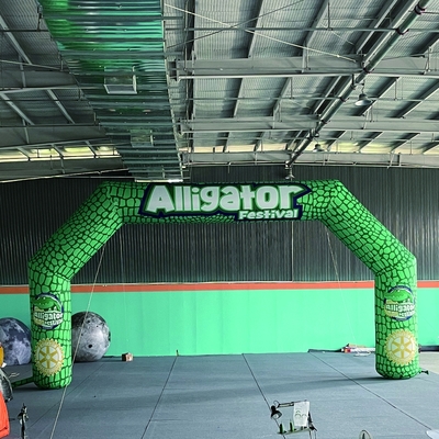 オーダーメイド 屋外イベント 決勝ライン 膨らませられるレース スタートアーチ 膨らませられるエントランス スポーツ 広告アーチ