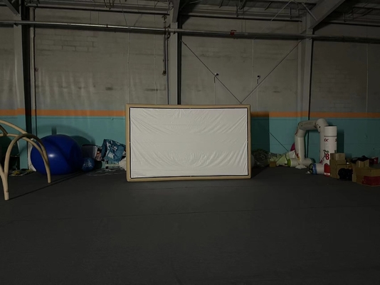 ホリデーパーティ 家庭や屋外パーティーに適した PVC 防風充電式映画スクリーン